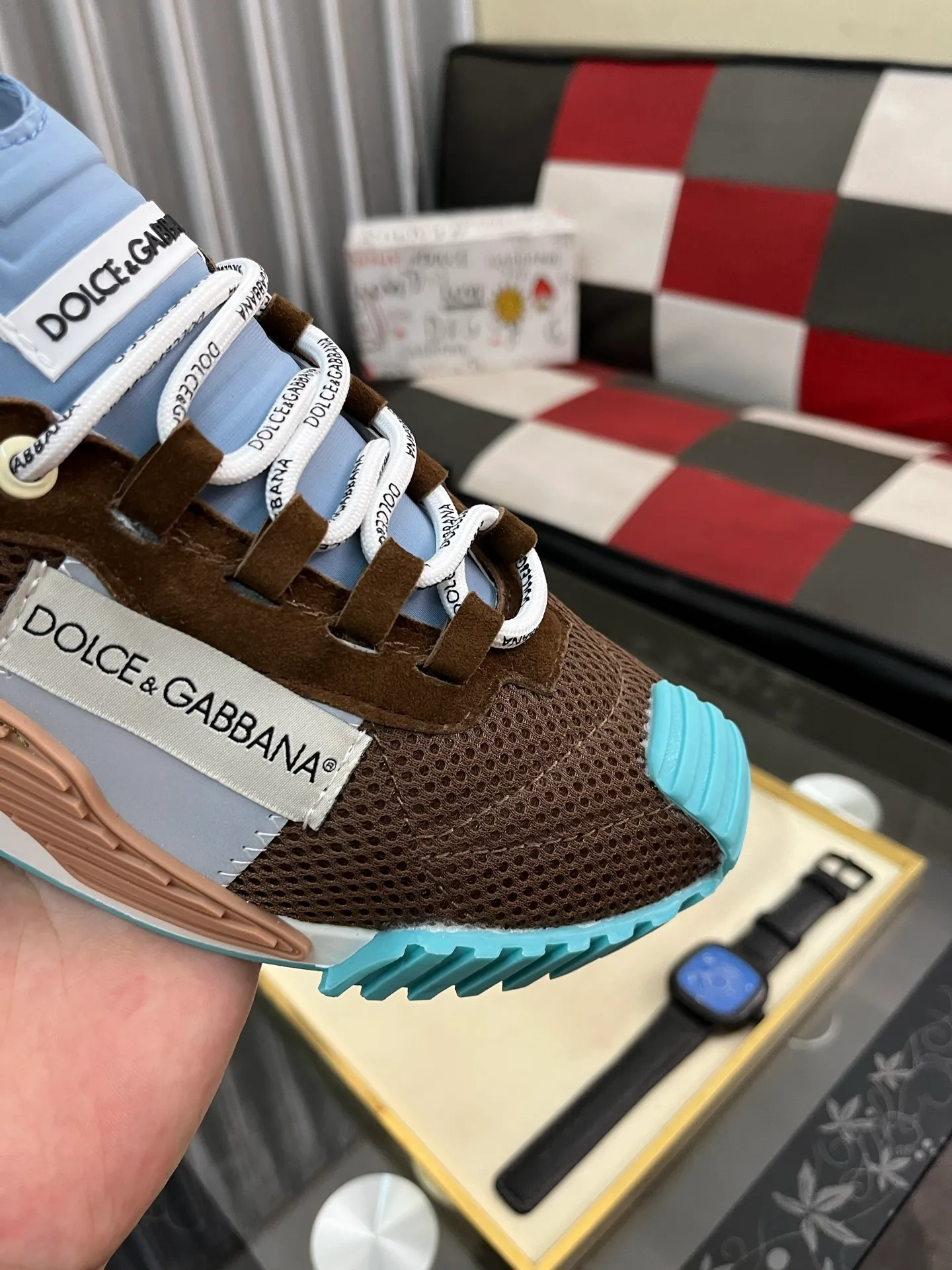 Men's shoes 💰440⌚️⌚️DG's latest popular 🔥🔥casual shoes, the tongue has the brand's iconic details, and the combination of silk cowhide and cow suede enhances the style. Fashionable and versatile, it can complement any look. Create an exquisite design with unique dynamic vitality and modern atmosphere, showing modern elegance. Size: 35-46
